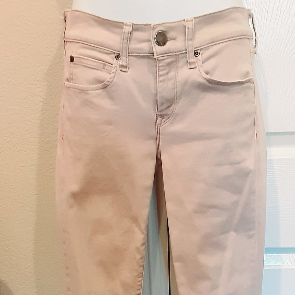 Cream/  Tan / Beige / Khaki 1969 GAP legging jeans